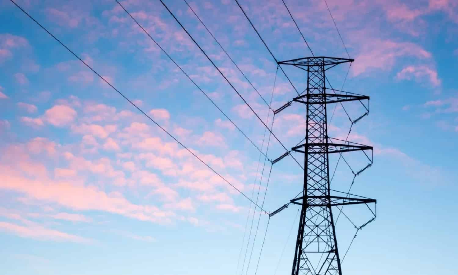 4 خطوط كهرباء باستثمارات 410 مليون جنيه لخدمة منطقة صناعية بالسادات